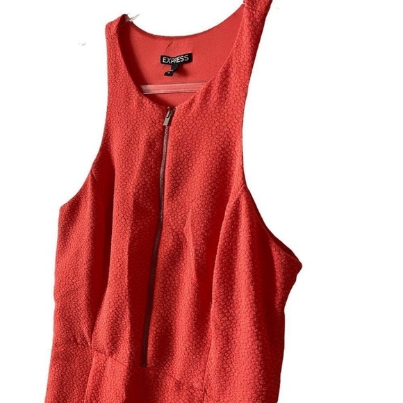 Express dress - Picture 4 of 10